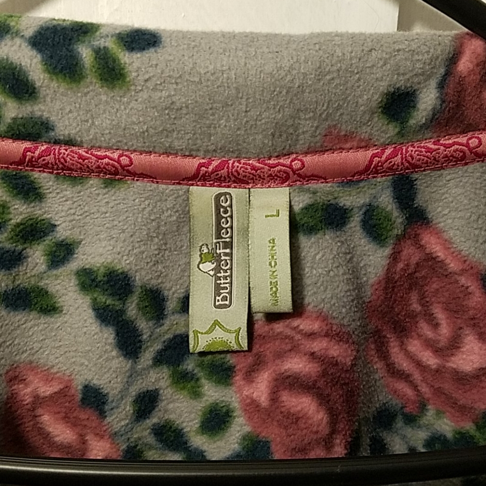 Butter Fleece pull over - Picture 2 of 3